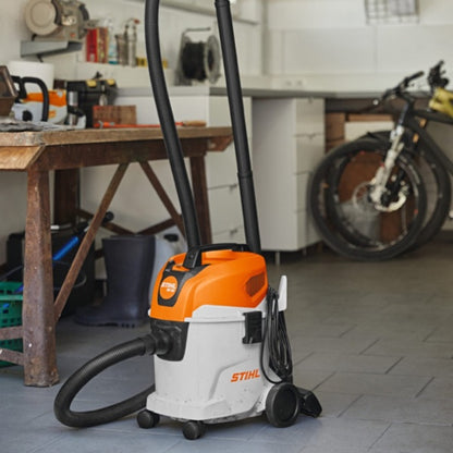 Aspiradora de líquidos y sólidos 3.2 gal SE 33 Stihl